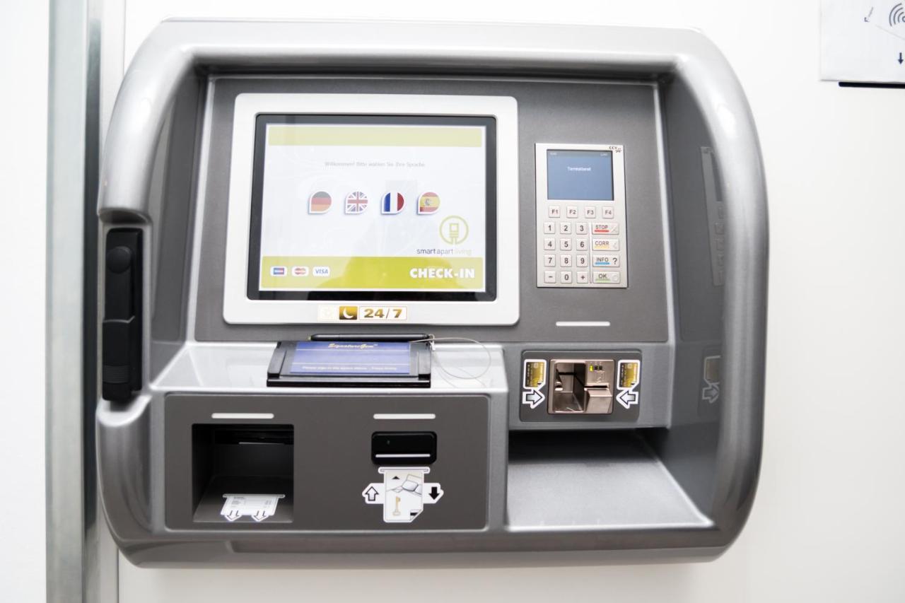 Smart Nano Living - Wien Hauptbahnhof - Self Check-In Buitenkant foto