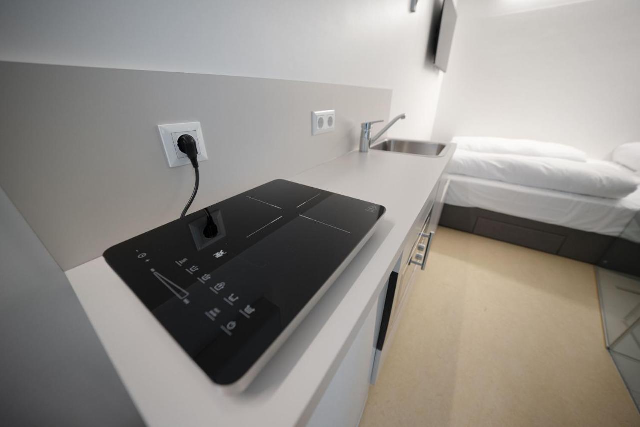 Smart Nano Living - Wien Hauptbahnhof - Self Check-In Buitenkant foto
