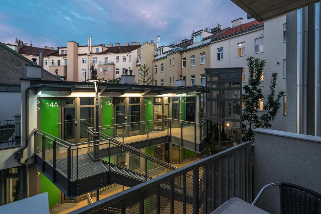 Smart Nano Living - Wien Hauptbahnhof - Self Check-In Buitenkant foto